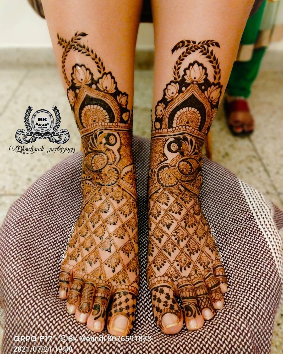 feet_henna_designer
